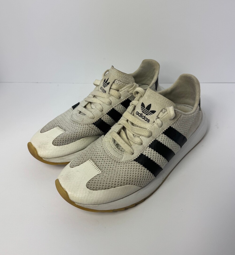 Adidas Flashback Sneakers Mens size 9 Beige Mesh Suede Shoes with Black Stripes